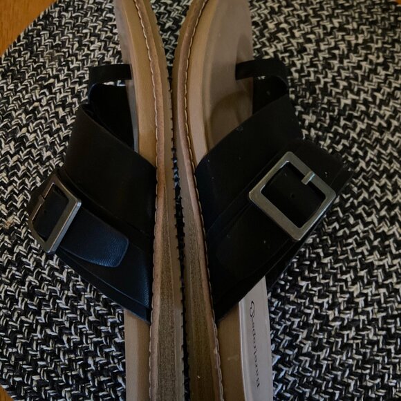 Sandals - Picture 2 of 5